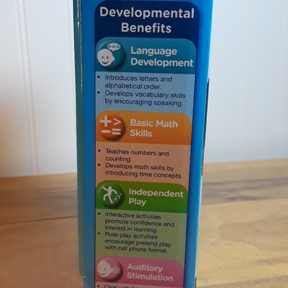 VTech Call & Chat Learning Phone - Picture 4 of 6